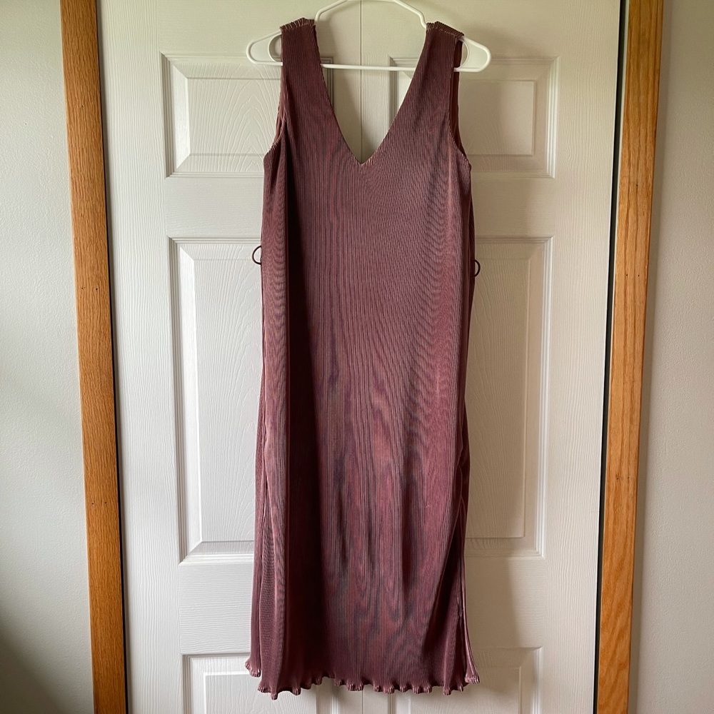 Lulu’s dusty rose midi dress with tie at waist